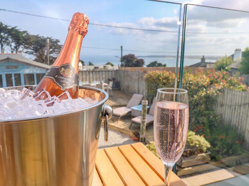 Sea Breeze, Carbis Bay