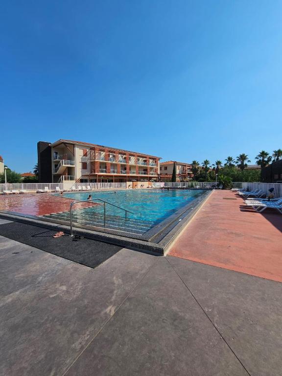 VILLA 6 à 8 personnes dans résidence de tourisme - 3