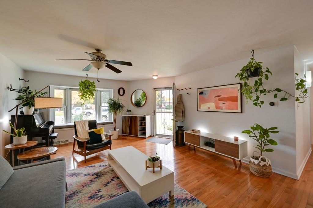 Less Than 7 Mi to Dtwn Denver Home with Large Yard!, Denver
