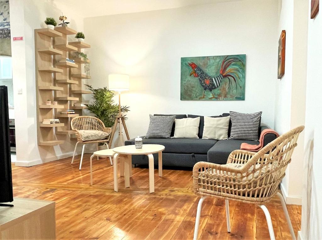 SJ2DE Heart of Lisbon, 1min to Augusta Arch! Spacious 2 APTS with 4BR& 2BA, Lizbona