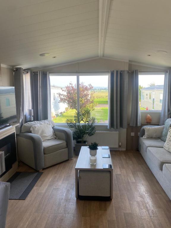 surfshack caravan MH19D manor house park, Mawbray