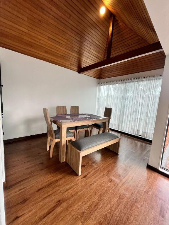 Stylish Penthouse with City View & Private Terrace - 5