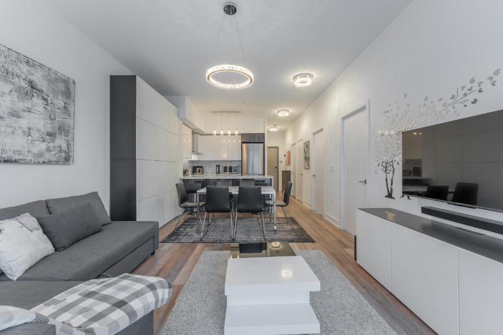 Shore Breeze, Toronto