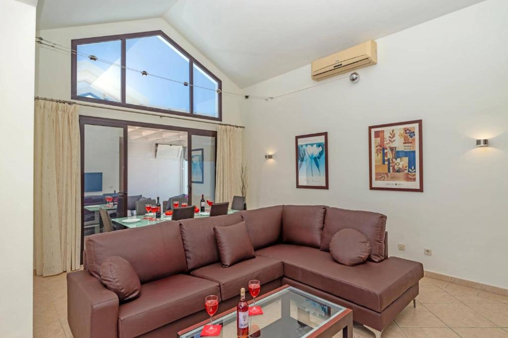 Villa Janubio by Villa Plus - 5