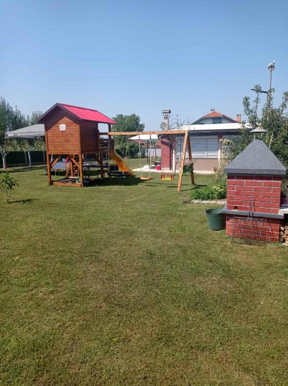 Little Joy Lodge , Loč Mala Radost - 1