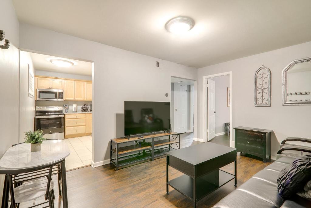 1 Mi to Dtwn and UGA Condo with Pool in Athens!, Athens