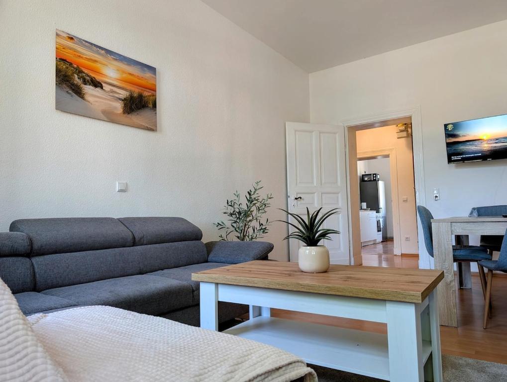 Zentral, direkt am BG Krankenhaus, Halle