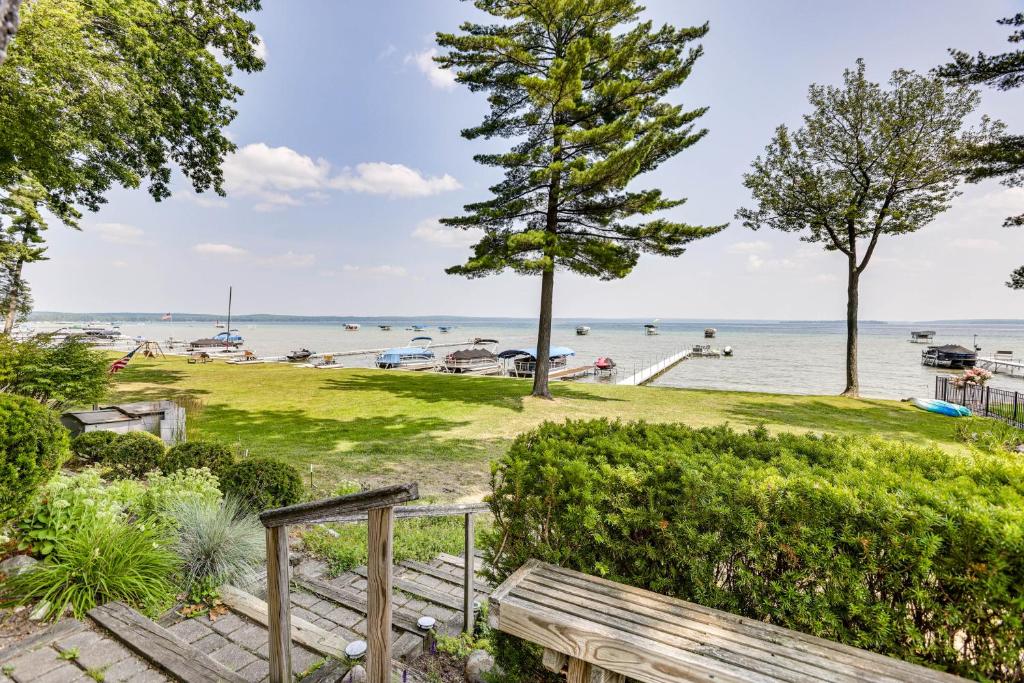 Swim, Fish and Boat House on Stunning Higgins Lake!, Higgins Lake