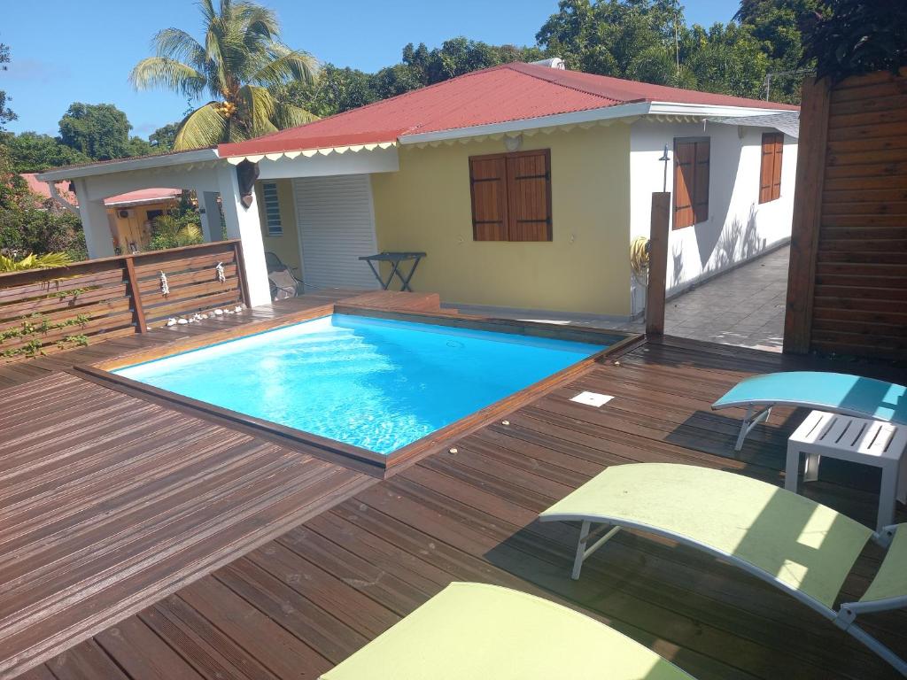 L ombre du manguier, Bonnet