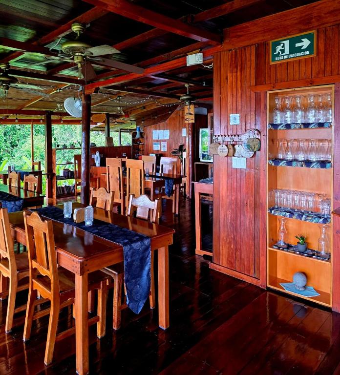 Restaurant, Las Caletas Lodge in Drake Bay