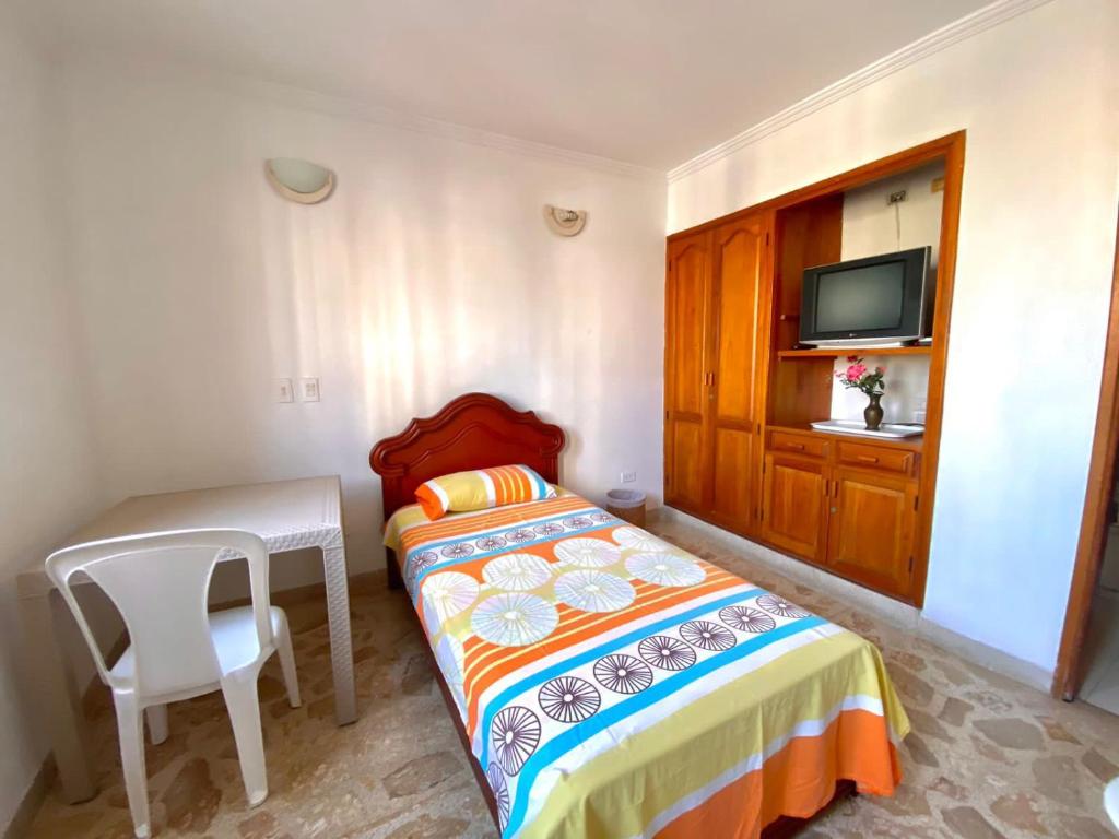 Spacious private Room & bathrom near bay - 2