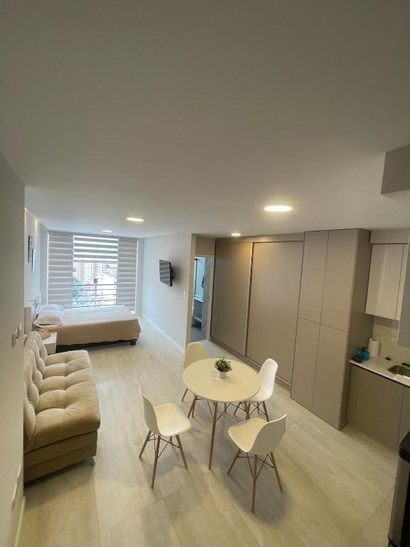 Hermoso Monoambiente en piso 16, Cochabamba