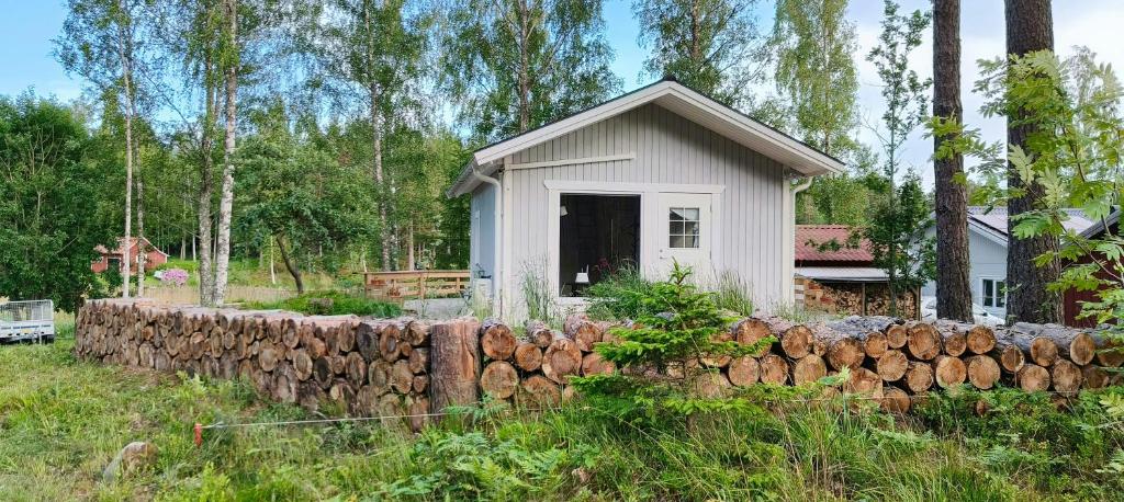 Newly Built Cottage By The Shore Of Lake Vättern, Karlsborg