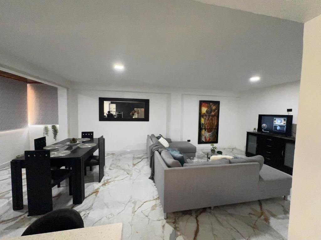 Apartamento Remodelado en Sabana Grande - 4