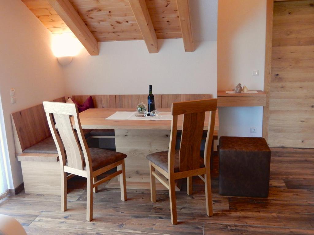 Ferienwohnung Kirchschlager Zirbenholz & ruhige Lage im Ausseerland - 4