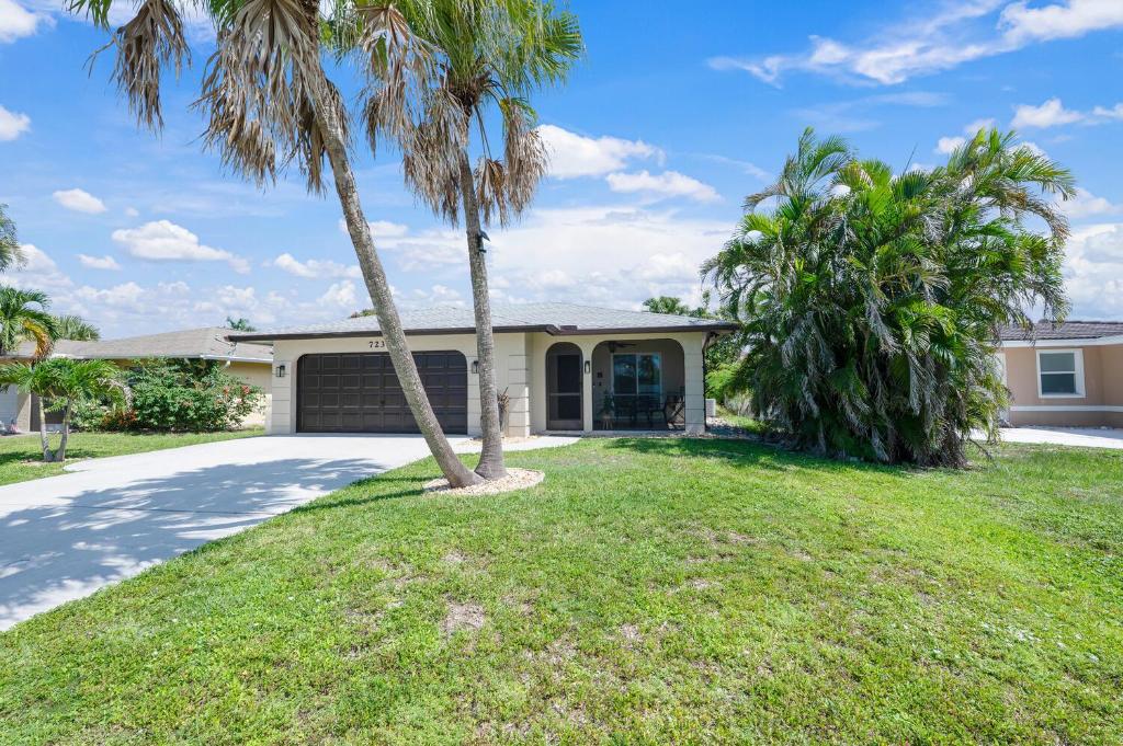 Naples Getaway, Naples