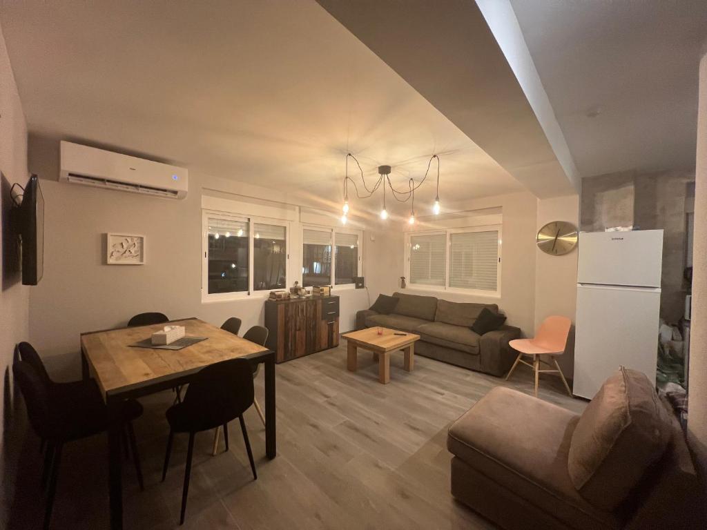 Laura HOME, Benidorm