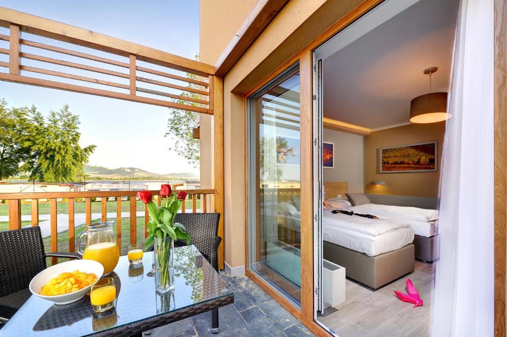 Hotel Aqualand Inn photo