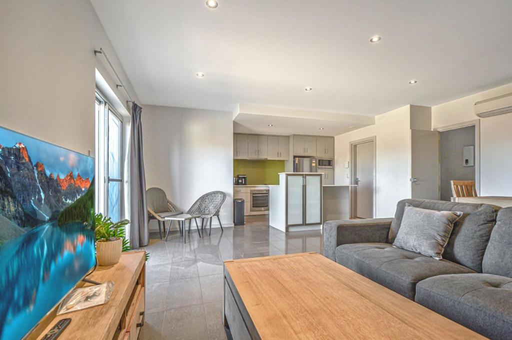 Dashing Delight Stylish 1x1, Port Hedland