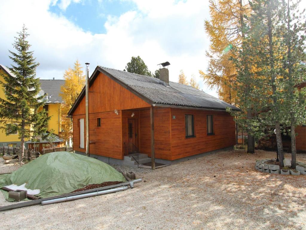 Sunlit Cabin with Jacuzzi in Turracherhohe - 2