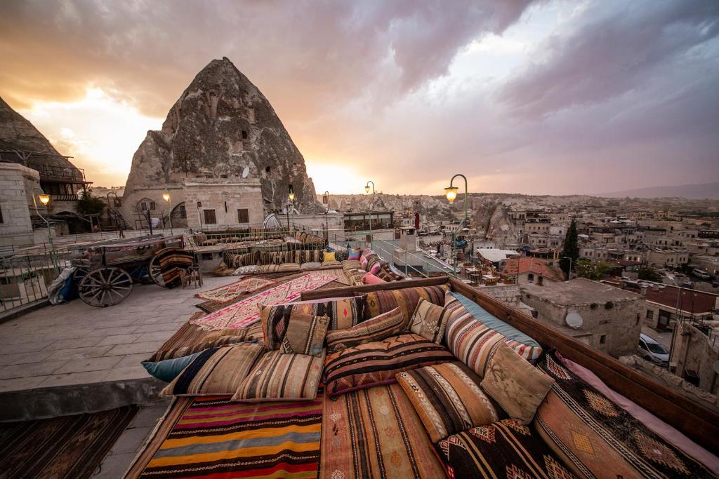 Charming Cave Hotel
