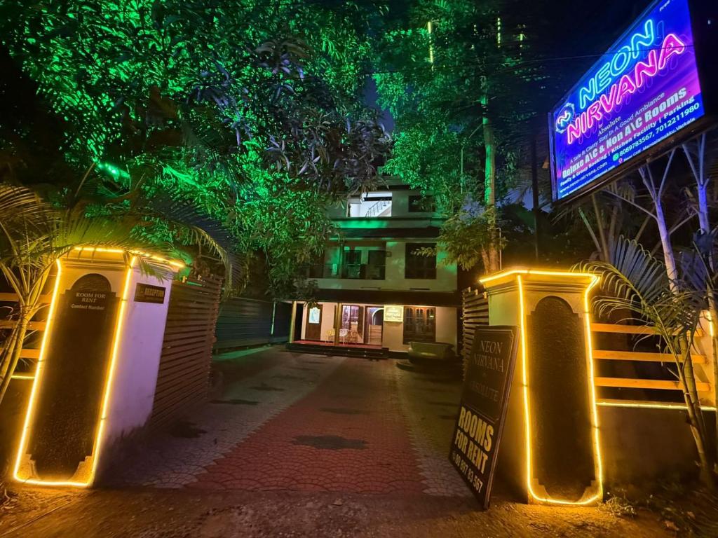 Neon Nirvana, Varkala