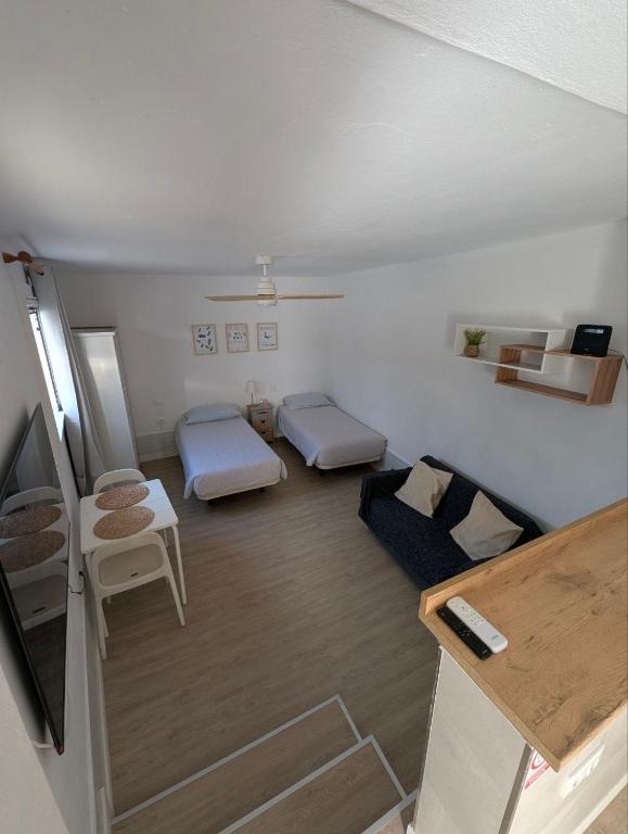 Apartment located near the beach - 1