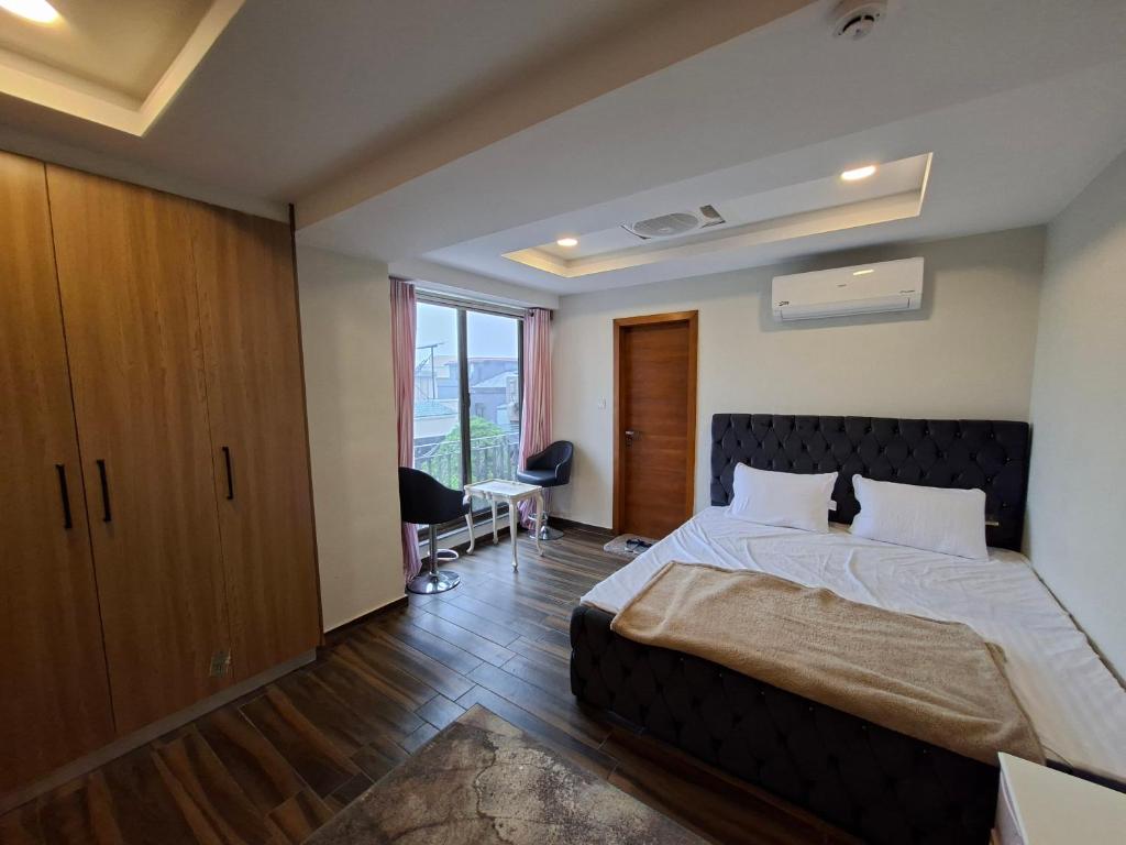 Private 1 BHK - E Block Bahria Heights-1, Rávalpindí