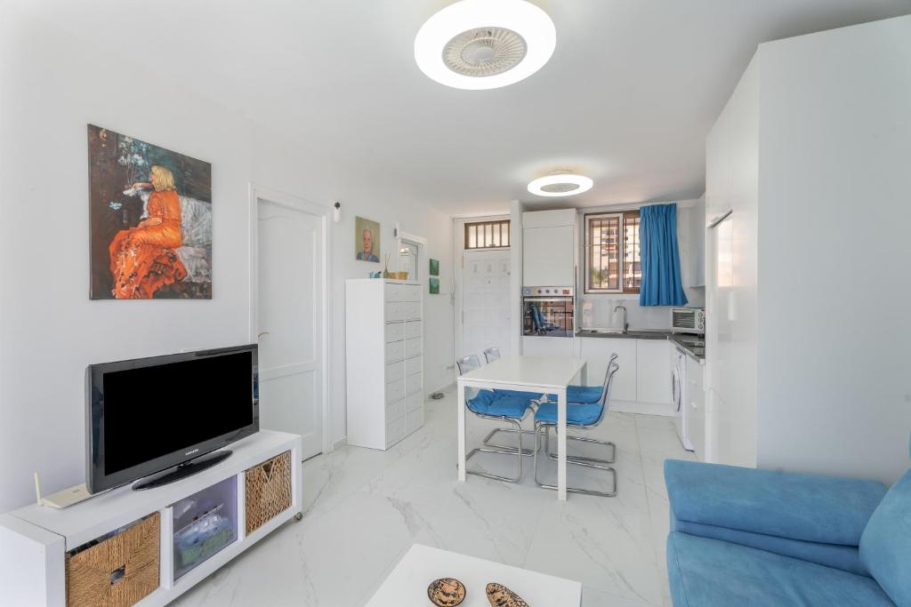 Apto Feliz-Los Cristianos Beach, Pool & Center - 5