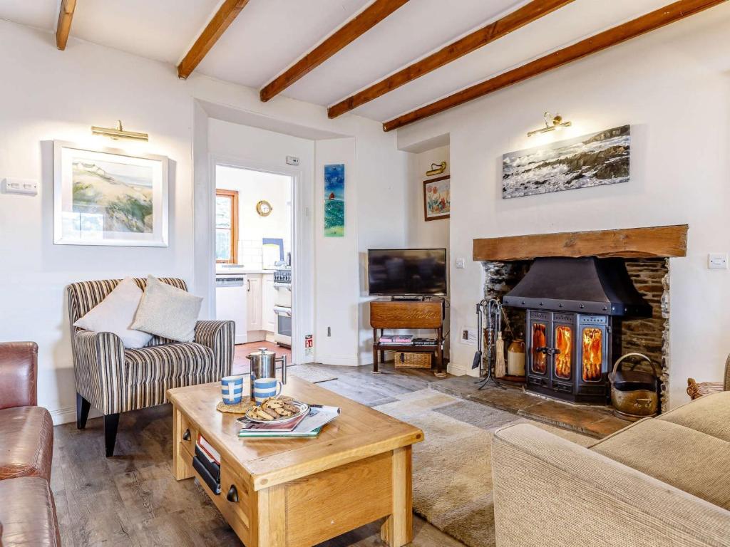 4 Bed in Polruan PC060, Fowey