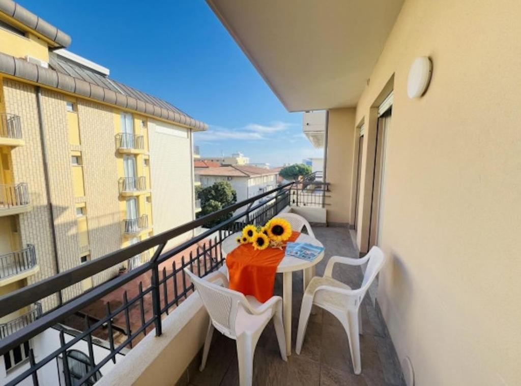 Apartment with balcony 100m from the sea - 1