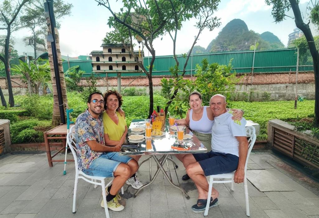 TRANG AN NATURAL MOUNTAINSIDE HOMESTAY