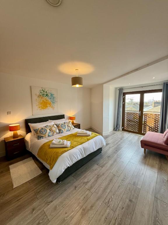 Great Quiet & Brand New Flat With Great Transport Links in Bushey, Watford West Station