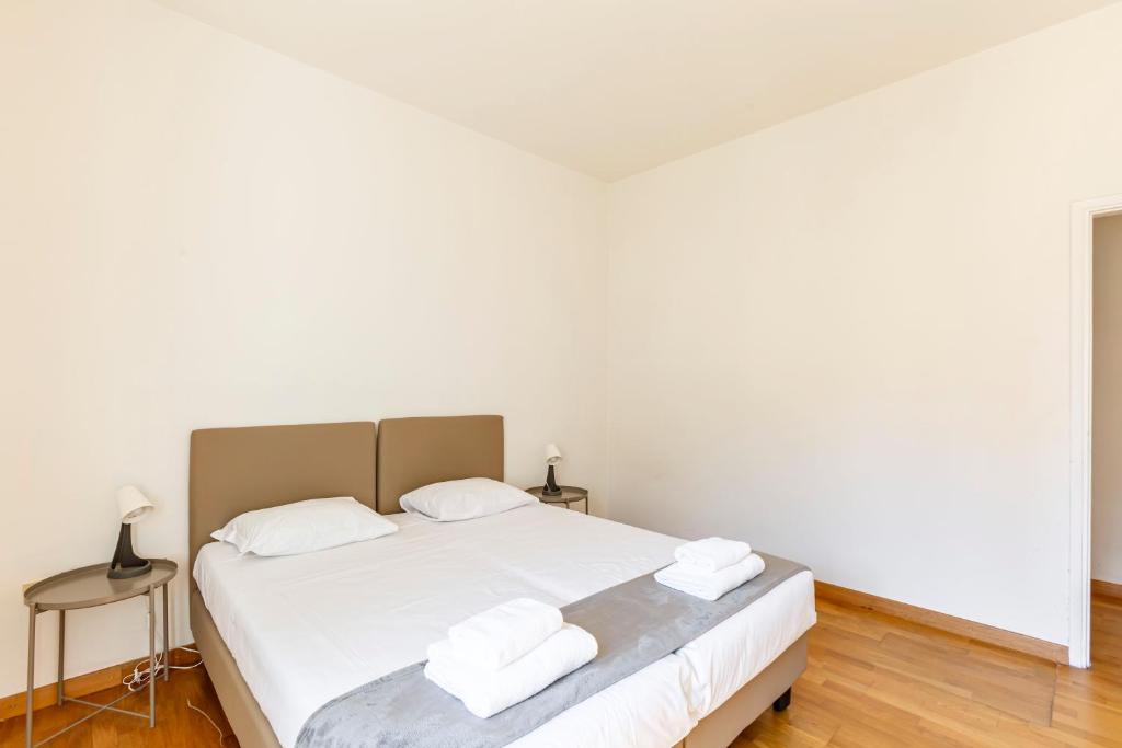 GuestHost - Ponte Vecchio Roomy Apartment - 4