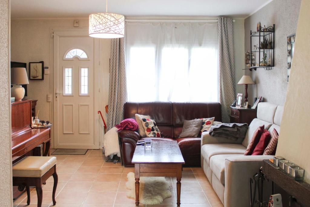 Spacious quiet house with pretty garden - 3