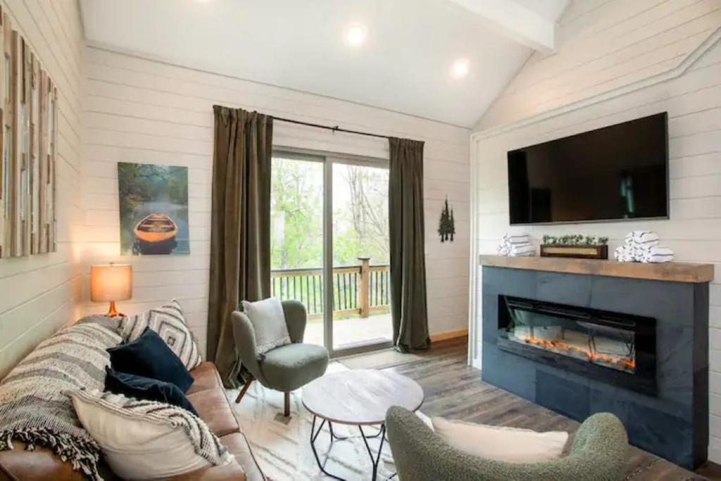 Whispering Pine - Arcade - Lake Perks, Sevierville