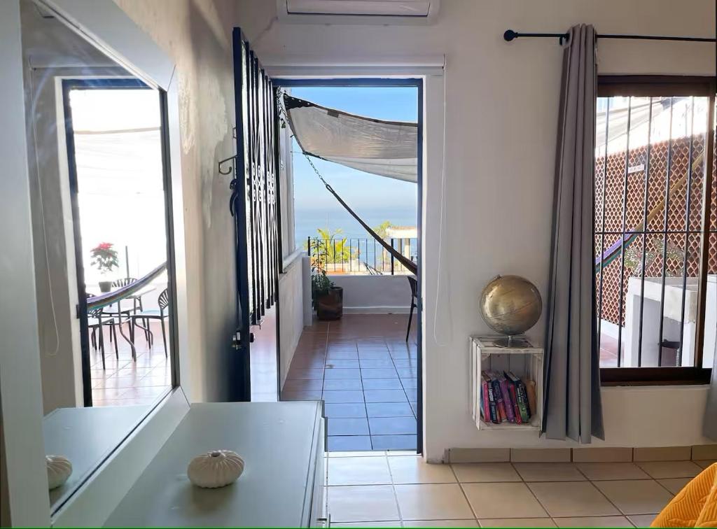 Cozy Studio with Ocean View - 4