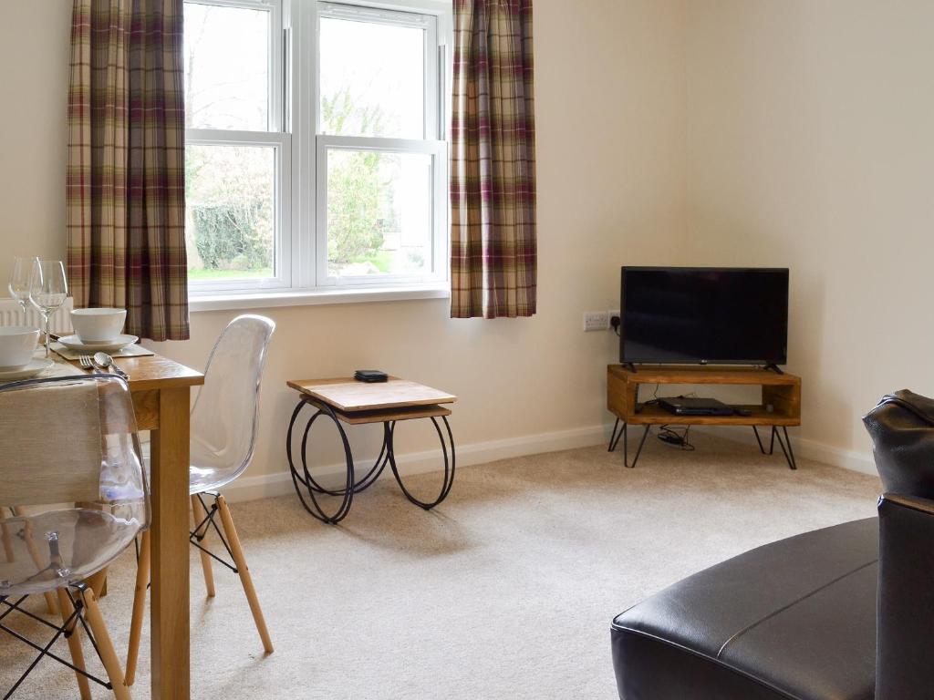 6 Elm Court, Keswick