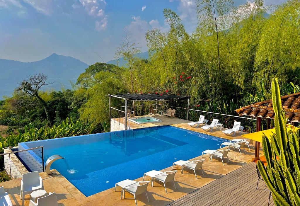 Outstanding FarmHouse jacuzzi & pool near Medellin, Venecia