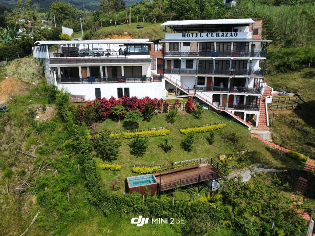 Hotel Curazao Natural Living cerca a charcos naturales y tobogán extremo - 1