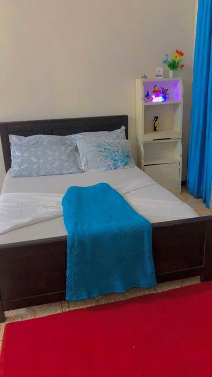 My flatmate and I, Ngalope