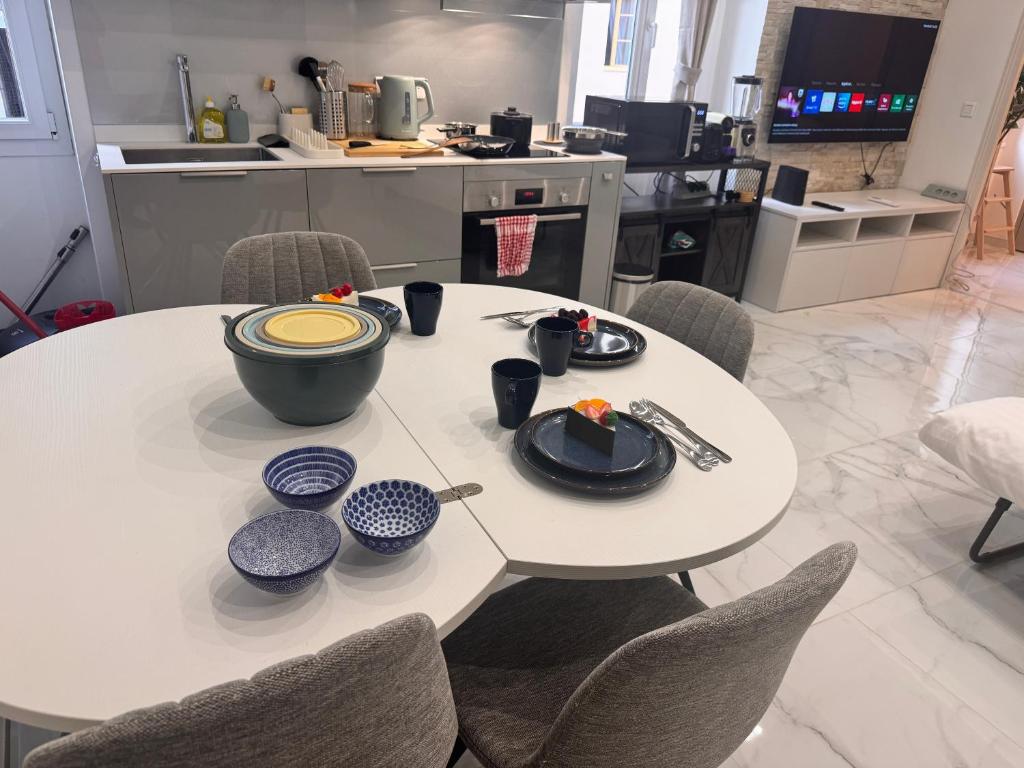 Bright, Central & Stylish 3 Min Walk to the Sea - 2