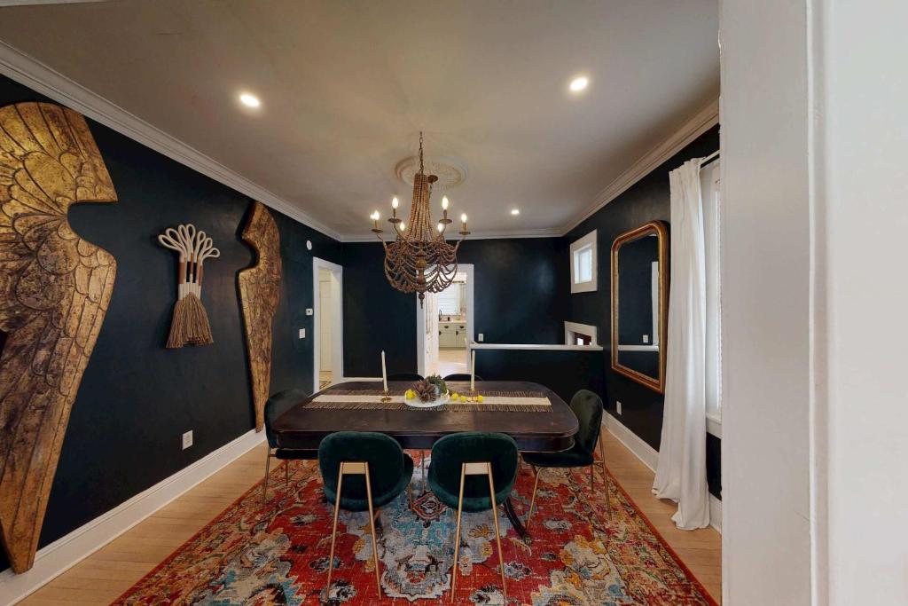 Blithely Baroque, Atlanta