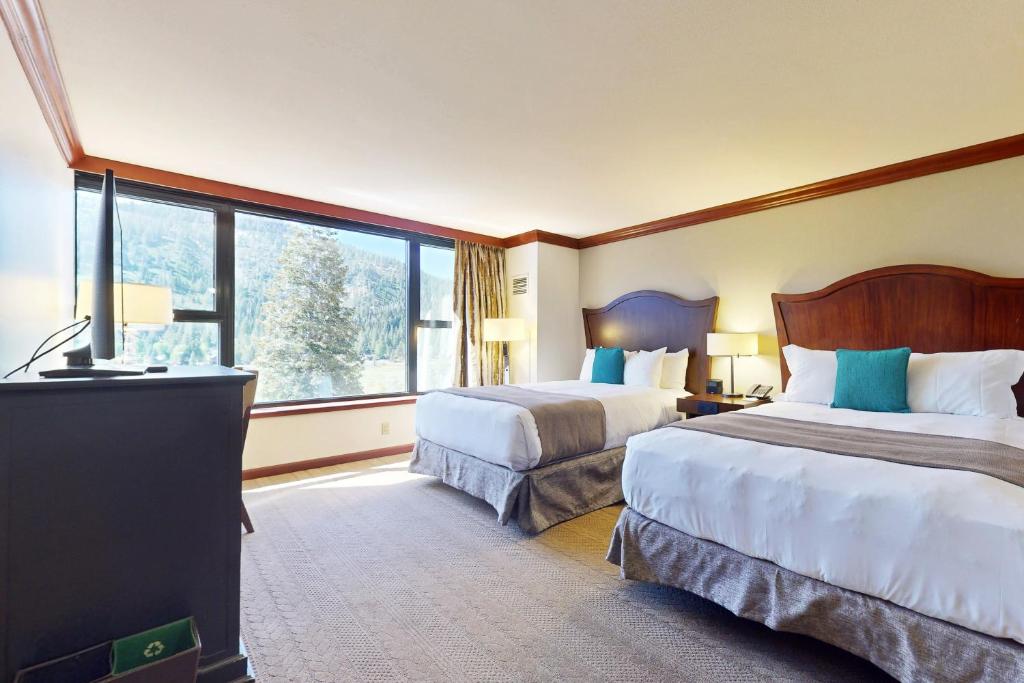 Everline Resort & Spa 630, Olympic Valley
