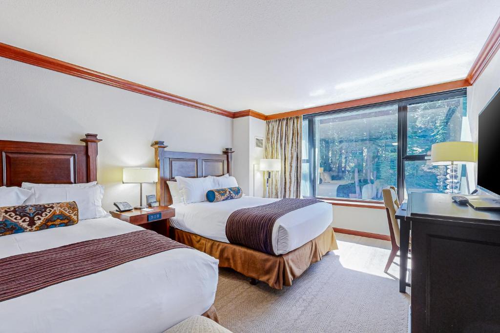 Everline Resort & Spa 523, Olympic Valley