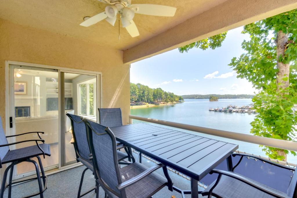 Clemson Game Retreat Lakefront Keowee Key Condo, Salem
