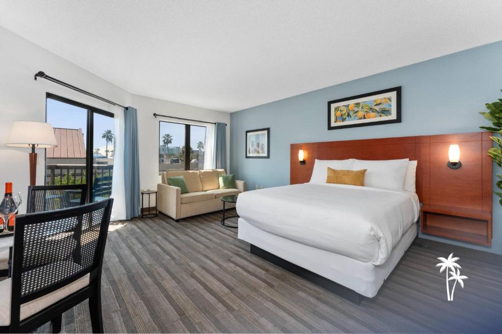 Relaxing Central Suite with Balcony 7 Min to Universal Parks, Orlando