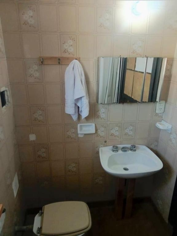 Casa Familiar Con 1 Habitación Privada y Espacios Compartidos - 4