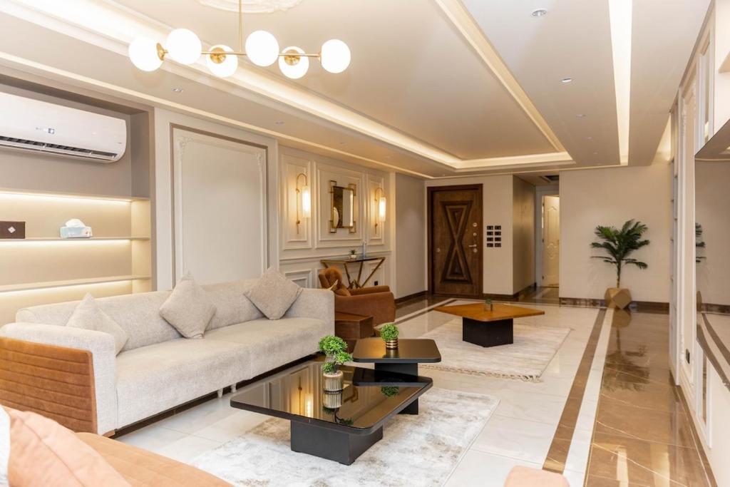 Spacious 3BR in Mohandseen, Cairo