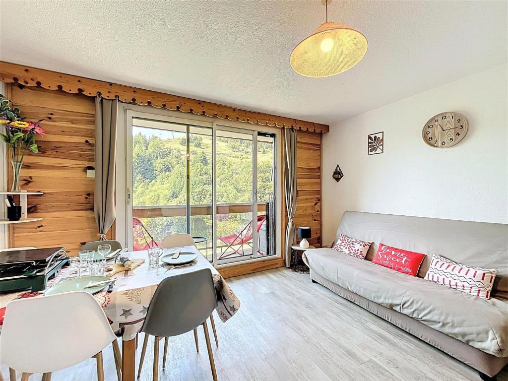 Studio cabine rénové, skis aux pieds, balcon sud, animaux admis - 2